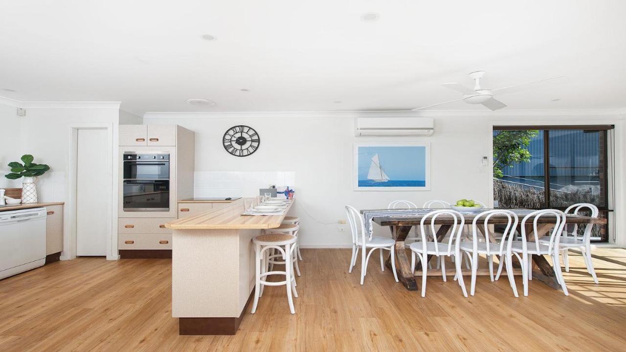 Dutchie'S Dream - Glorious Views And Opposite Dutchies Beach Nelson Bay Exterior foto